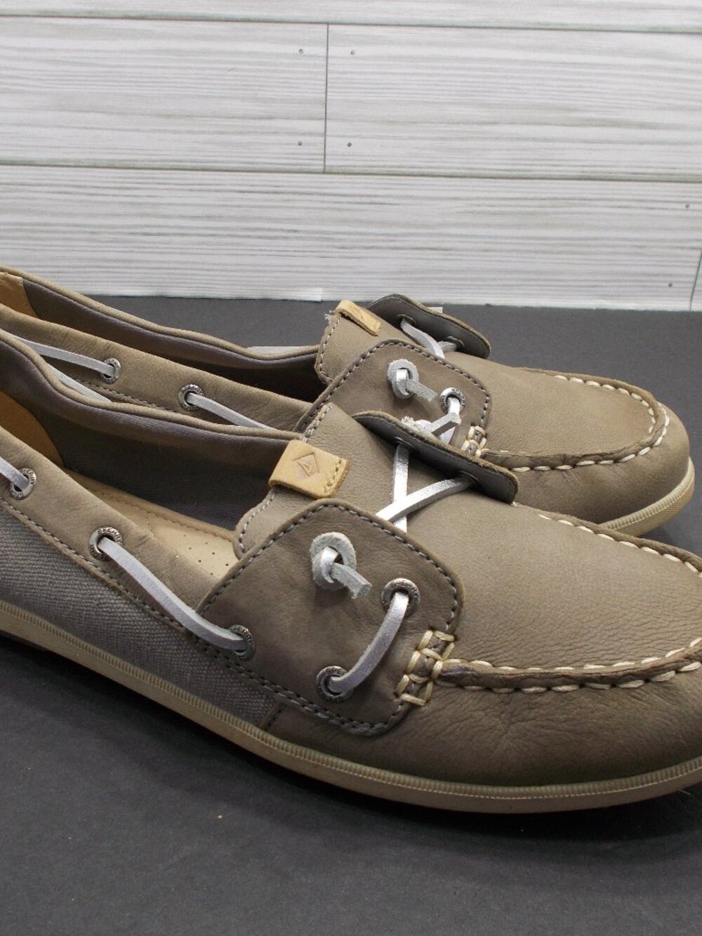 Sperry Top Sider Tan Leather Boat Shoes Lace Up 2 Eye Women 9